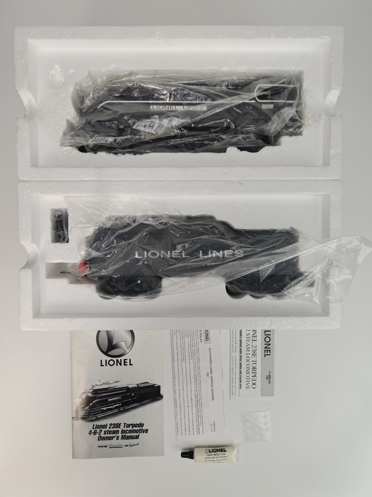 Lionel 1668E K-4 Torpedo Locomotive w/Sound Tender