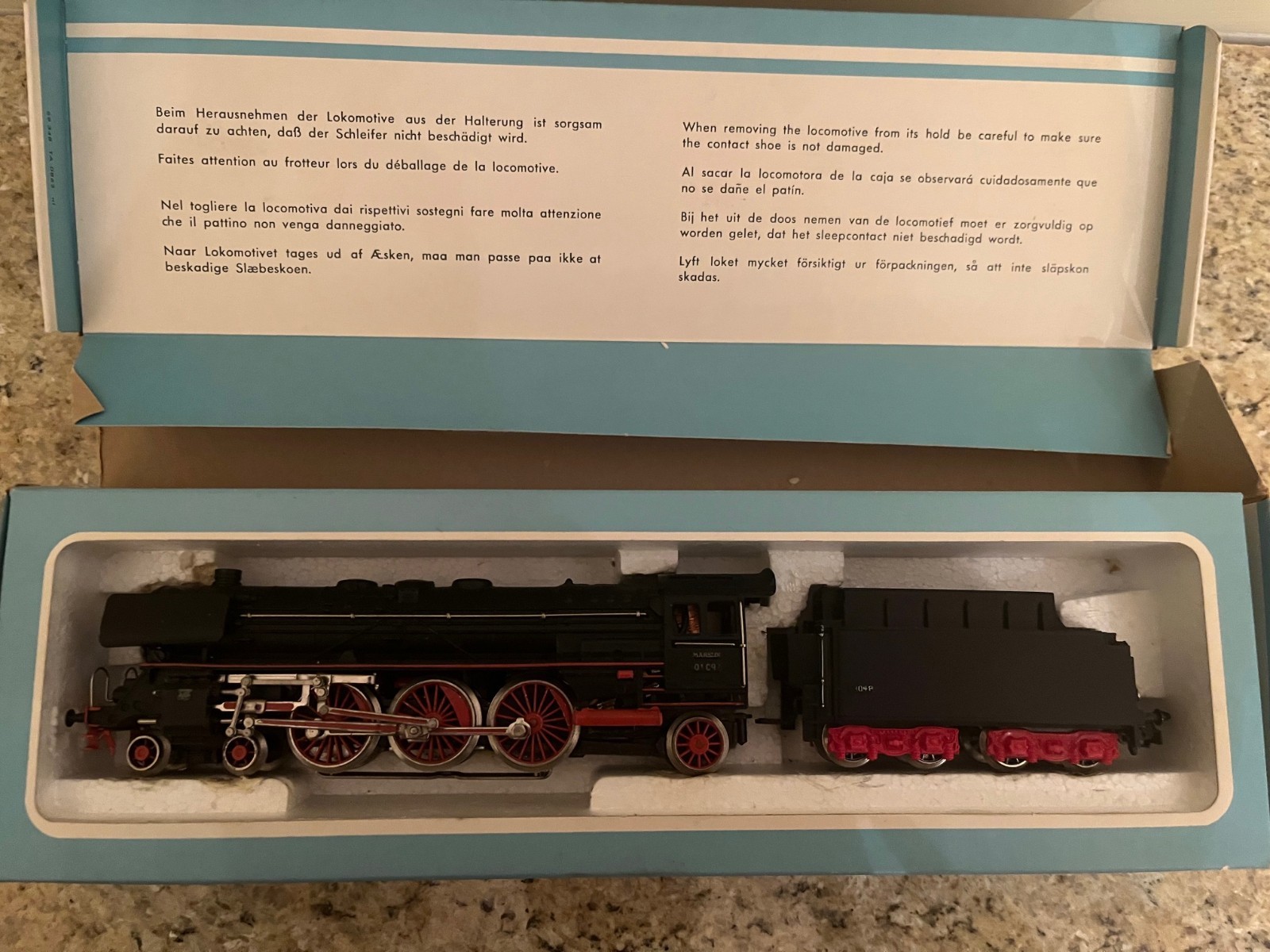 Märklin 3048 BR 01 H0-Scale Deutsche Bundesbahn (DB) Class Steam Engine