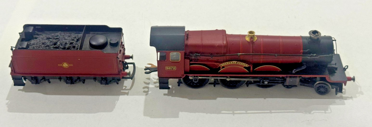 Hornby R3804 Hog Warts Castle 5972 (Unboxed)