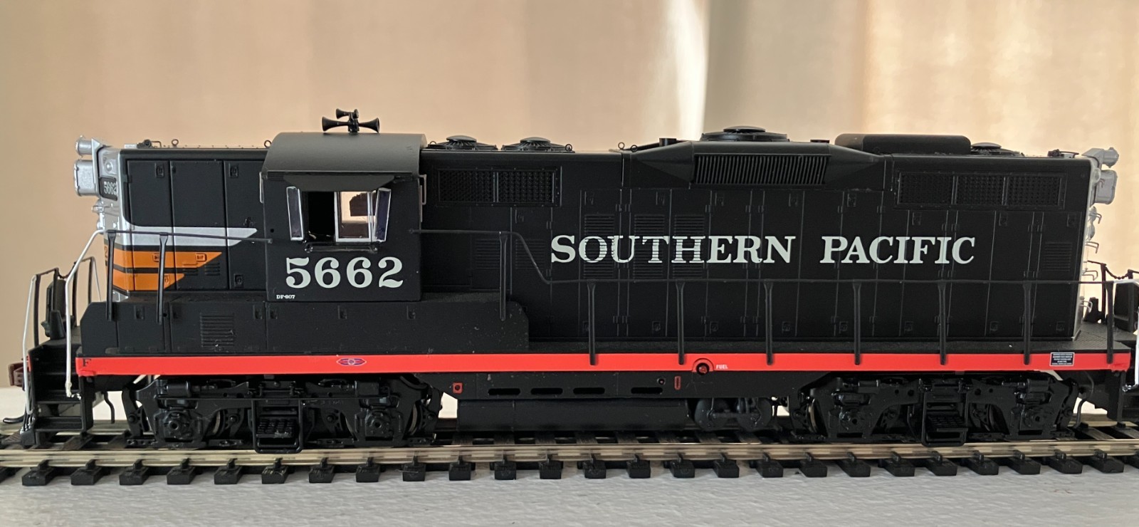 Athearn Genesis HO EMD GP9 SP5662- Soundtraxx DCC Sound with Supercapacitor- NEW