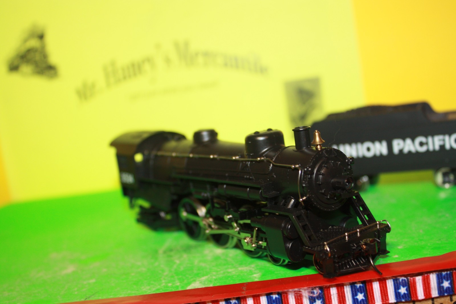 NIB * HO Union Pacific 4-6-2 Meheno Locomotive and Tender