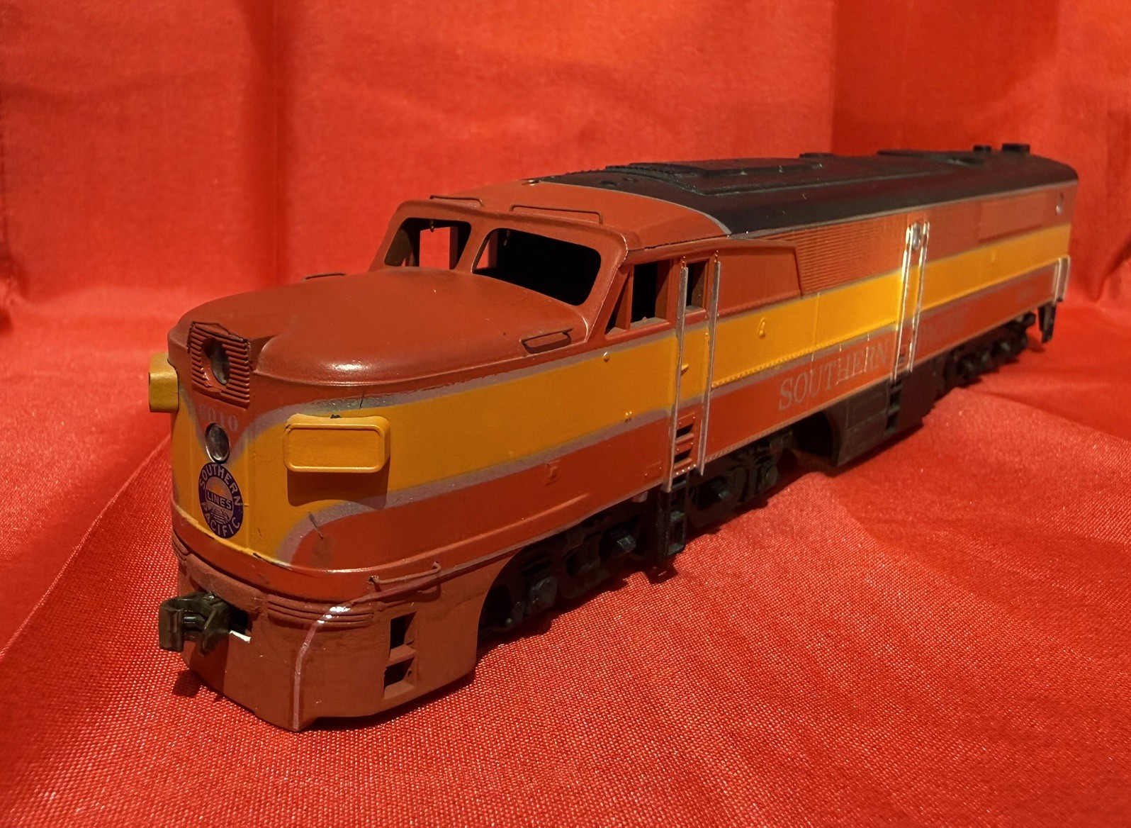 HO Athearn Southern Pacific 6010 Diesel Runs Great w/ Box Read