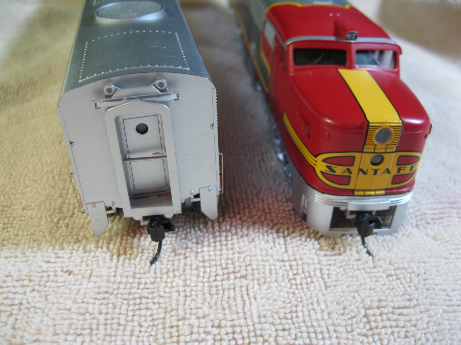 HO Scale Walthers SF PA/PB #67 Both Powered DC/Sound &DCC/Sound HEAVY [Lot 144]