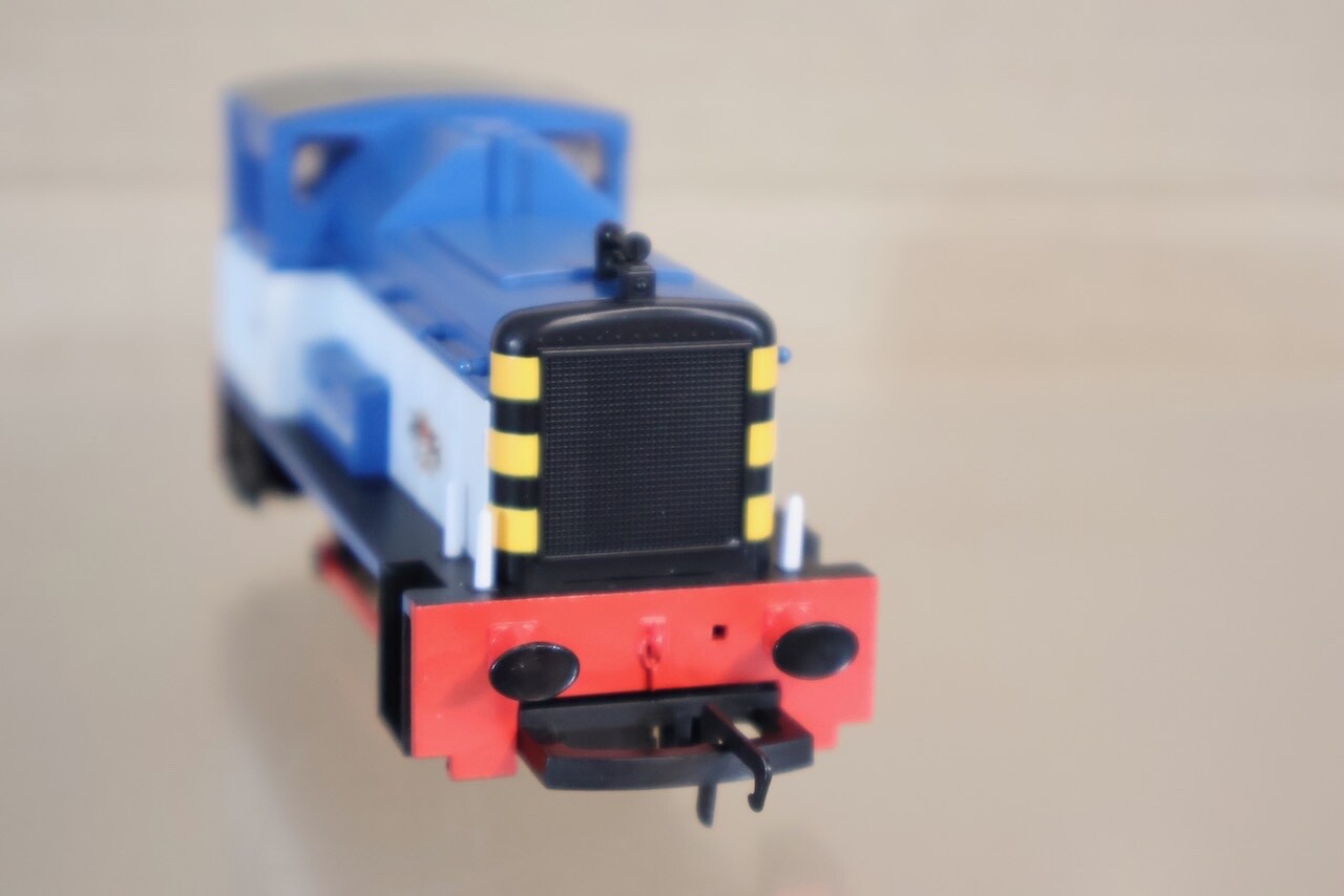 HORNBY R2783 BR BLUE PULLMAN CLASS 06 DIESEL SHUNTER LOCOMOTIVE 06008 om
