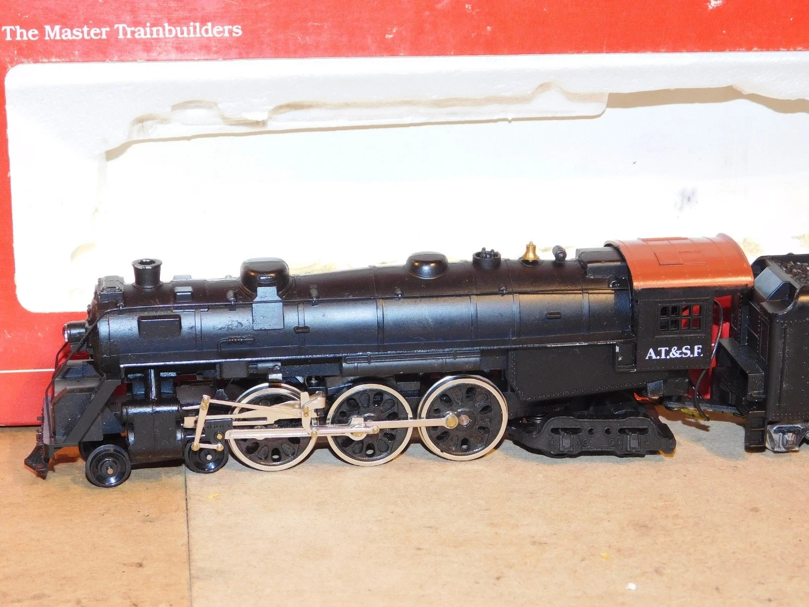 Mantua PowerDrive HO Santa Fe 4-6-4 Hudson Locomotive & Tender Sagami Motor