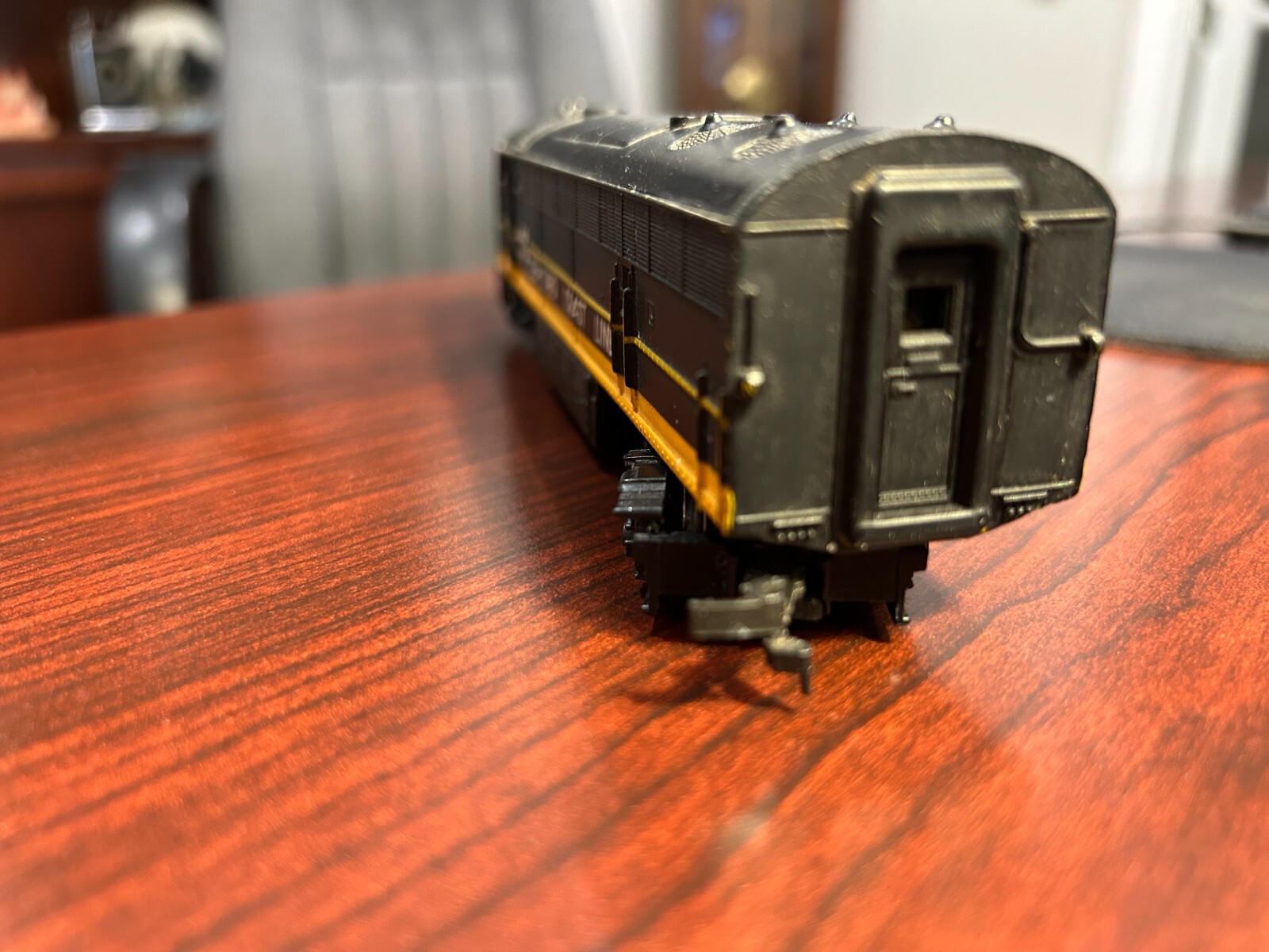 HO-AHM Tempo SEABOARD COAST LINE Diesel Locomotive-Very Good Used Condition