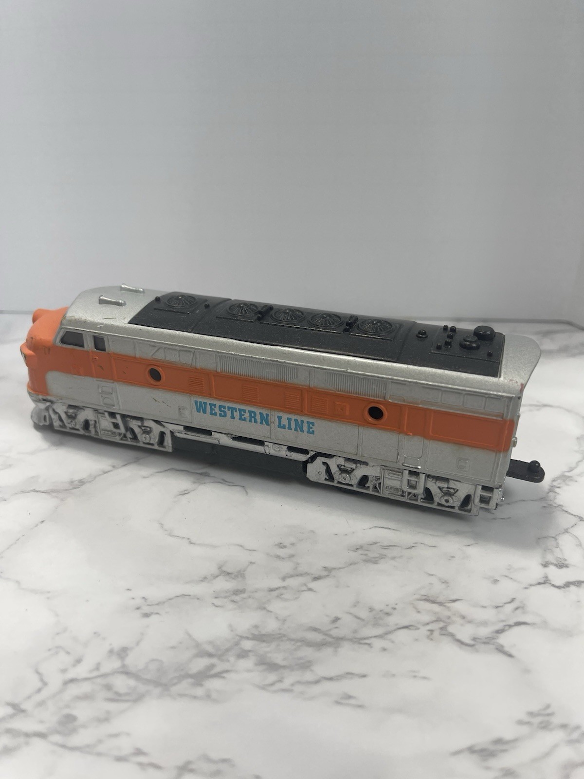 Western Line Diesel Train Locomotive Orange Silver F-Unit Engine