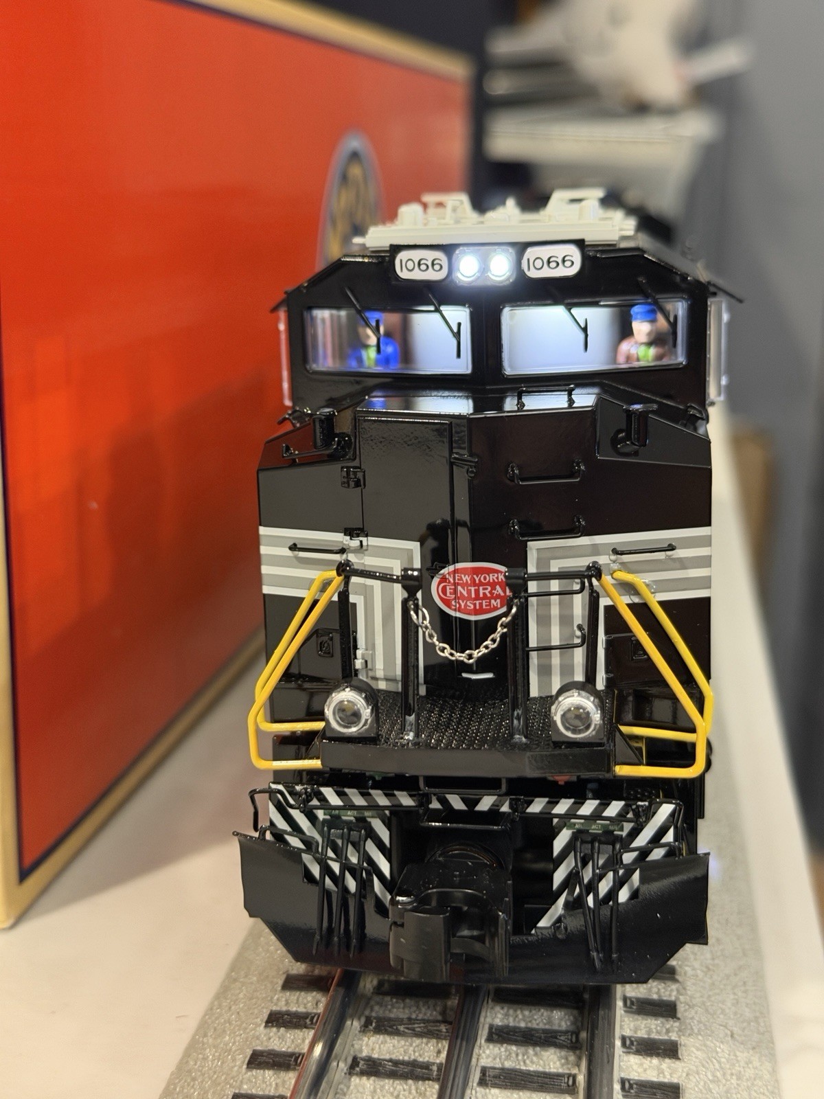 Lionel O-Scale 2433080 Legacy SD70ACE New York Central Diesel Locomotive #1066