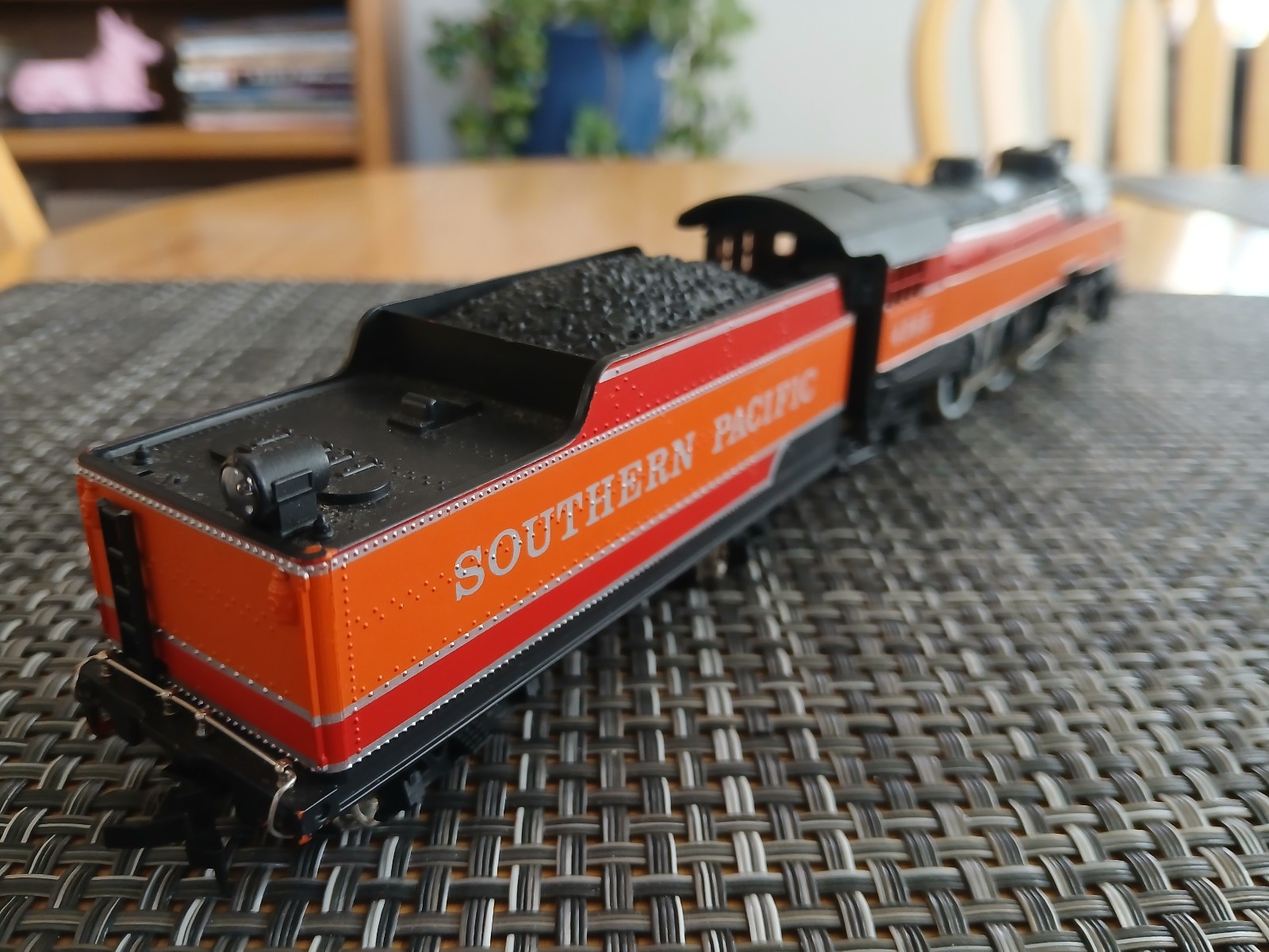 Vintage HO scale Mehano Souther Pacific Sunbeam 4-6-2 Steam Locomotive