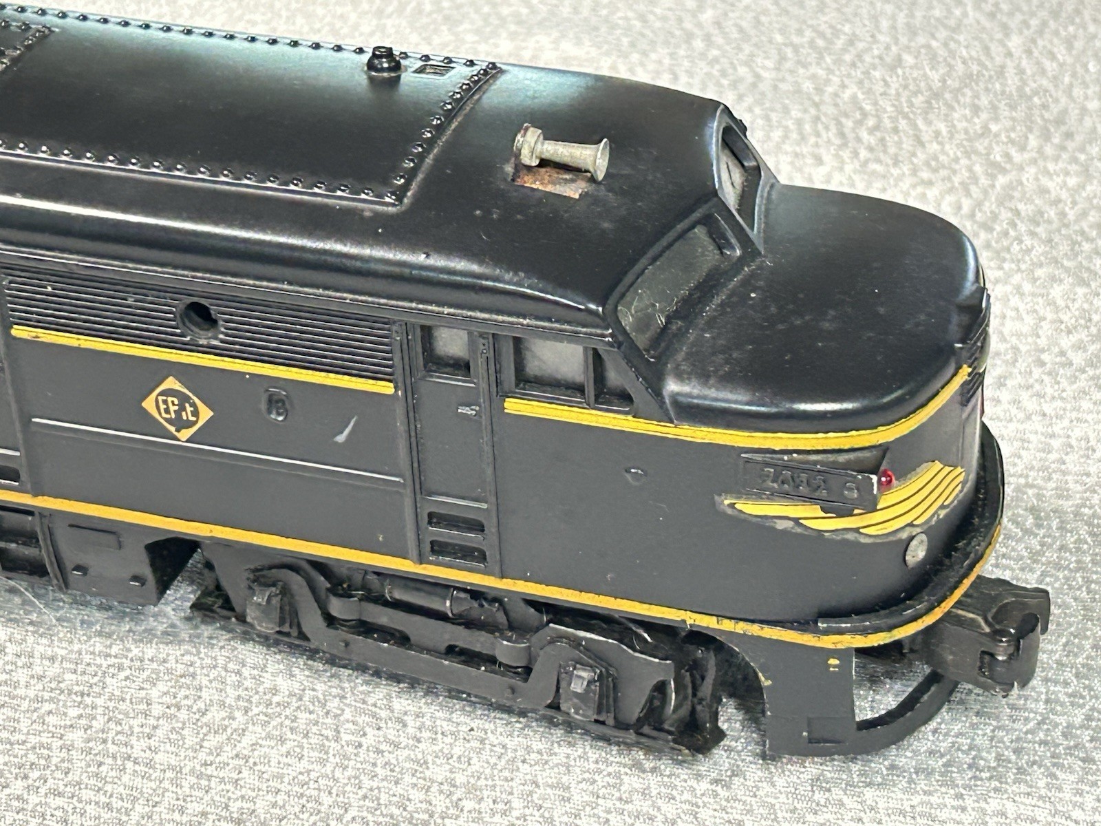 Lionel Postwar Erie Alco AA Diesel Set 2032 Powered & Dummy Runs w/ Light Horn