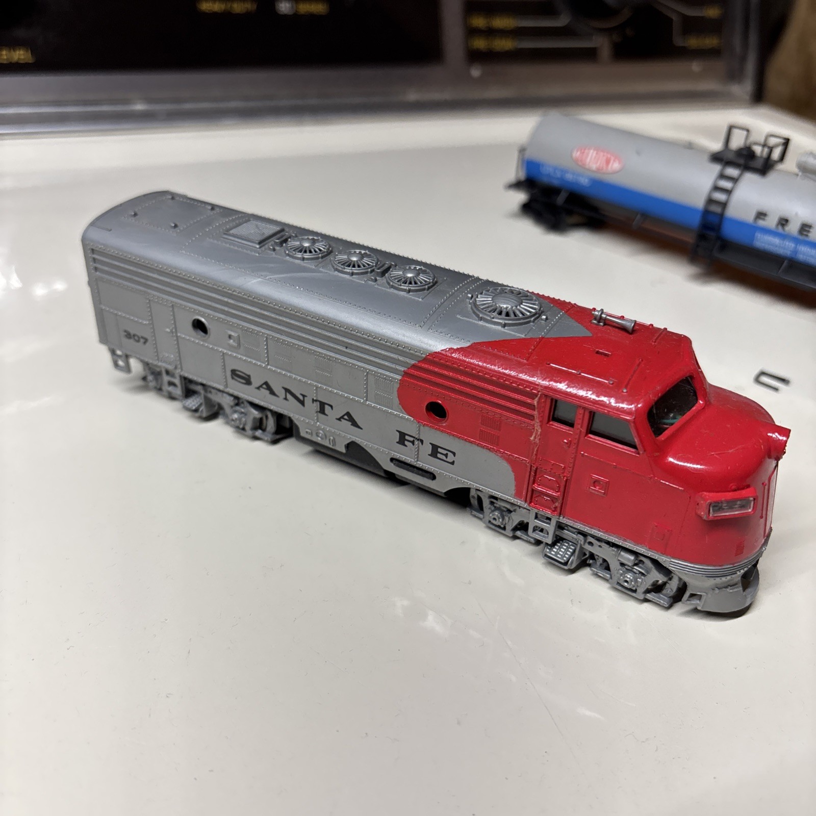 Vintage Bachman HO Scale Santa Fe Lighted Locomotive Red Silver Black #307