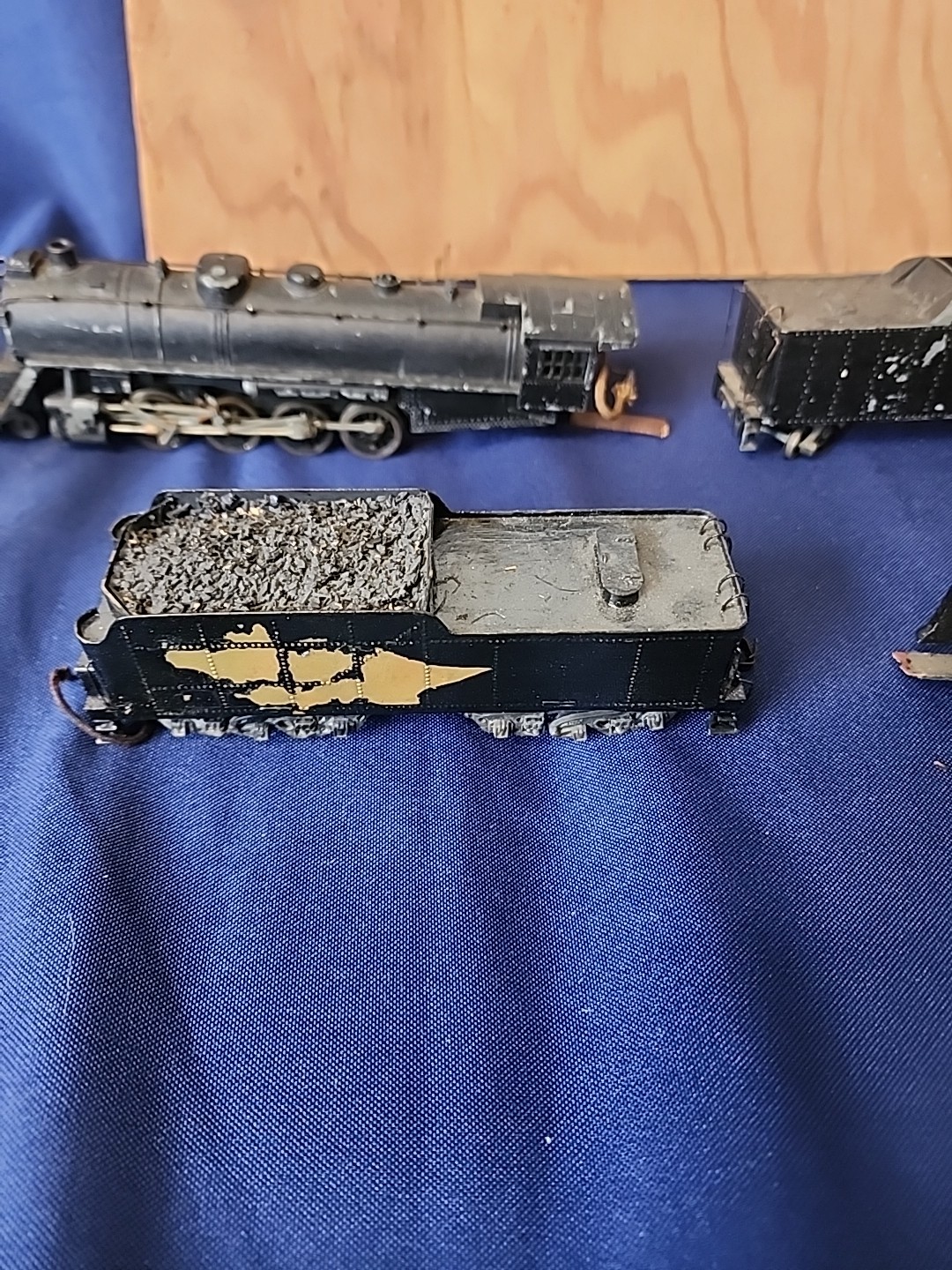Vintage Set Of Unbranded Train Heavy Metal Locomotive Looks Great Untested 7”