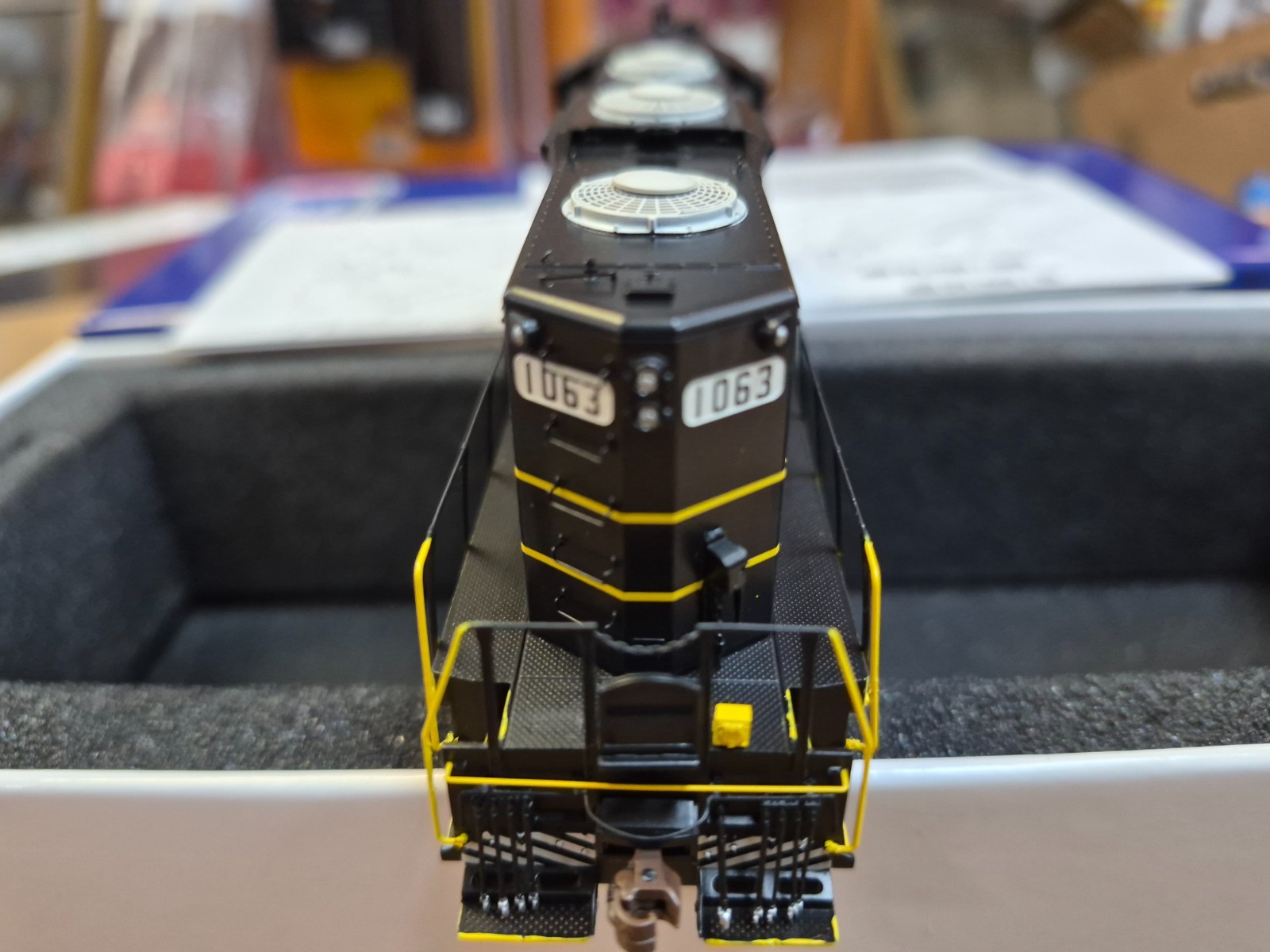 ATHEARN GENESIS G30732 HO SEABOARD COASTLINE GP-18 TSUNAMI2 DCC & SND RD#1063