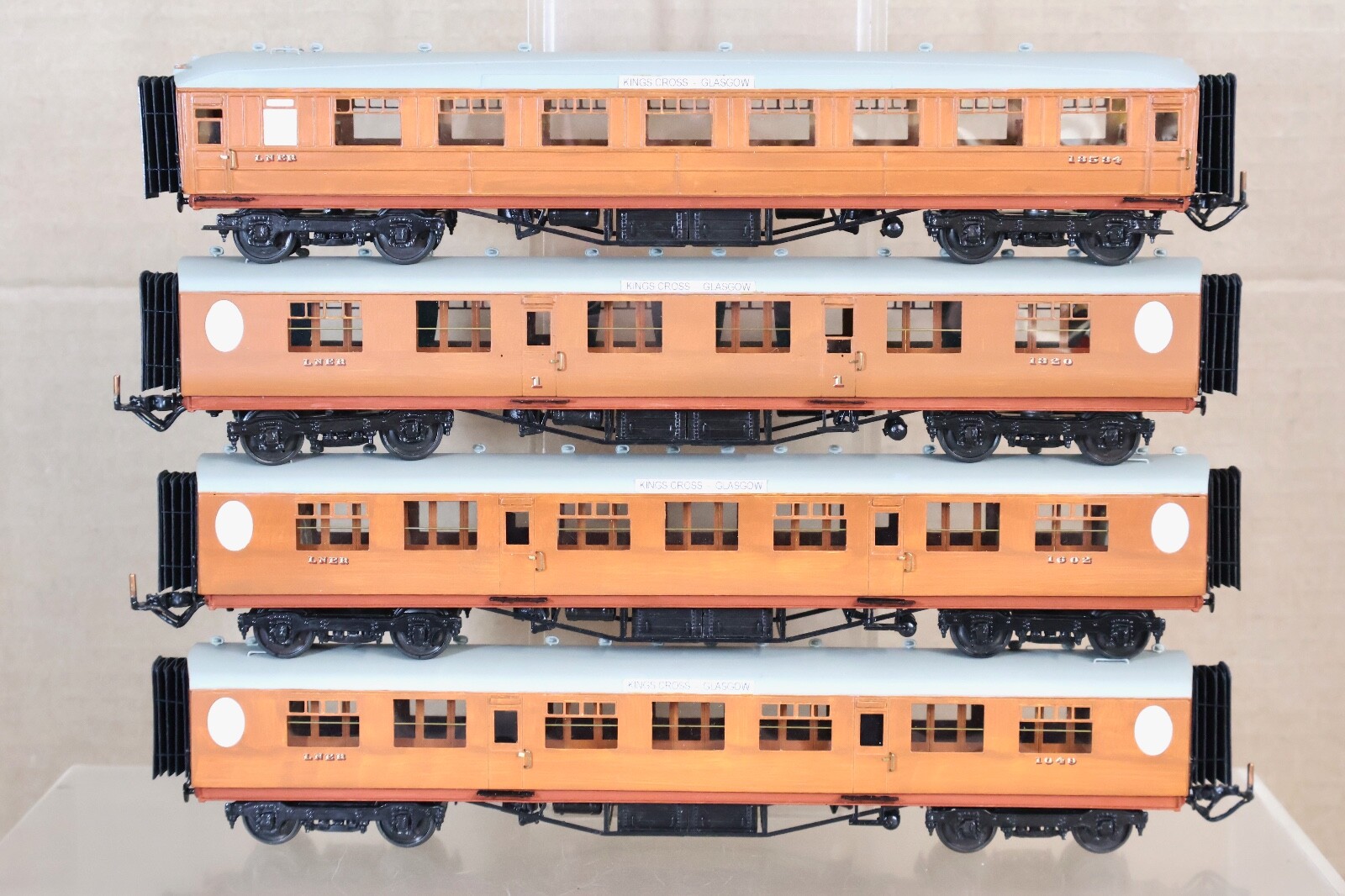 DJH PC MODELS EM GAUGE KIT BUILT LNER A4 MALLARD LOCO & 10 GRESLEY COACH oj