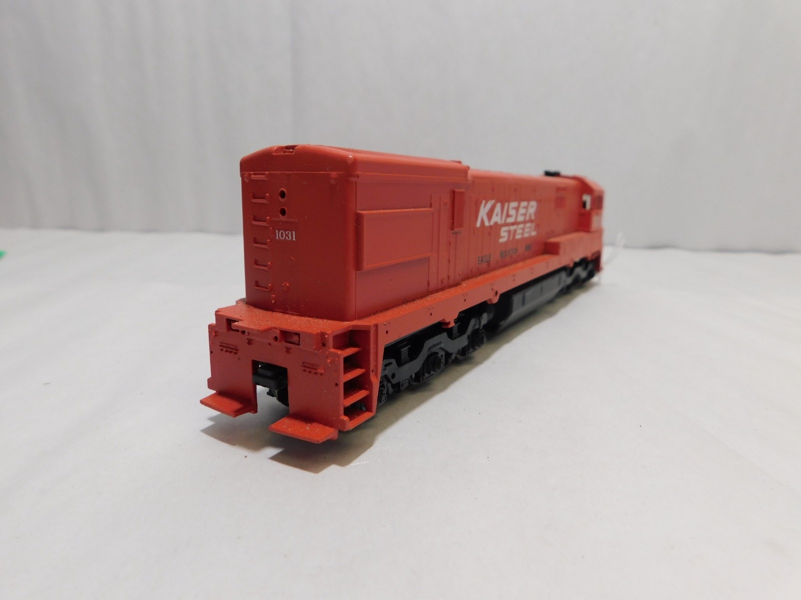 Athearn HO Scale Diesel Locomotive, DC, Kaiser Steel #1031, No Box