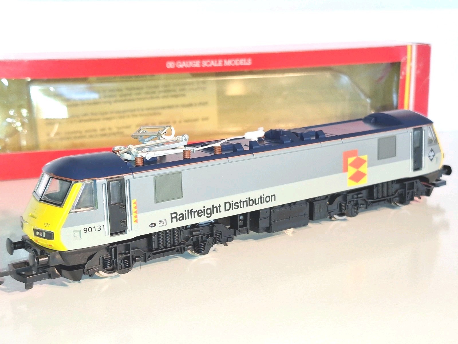 Hornby R270 BR Class 90 Tunnel Services.New Old Stock. Mint Cond. Boxed.OO Scale