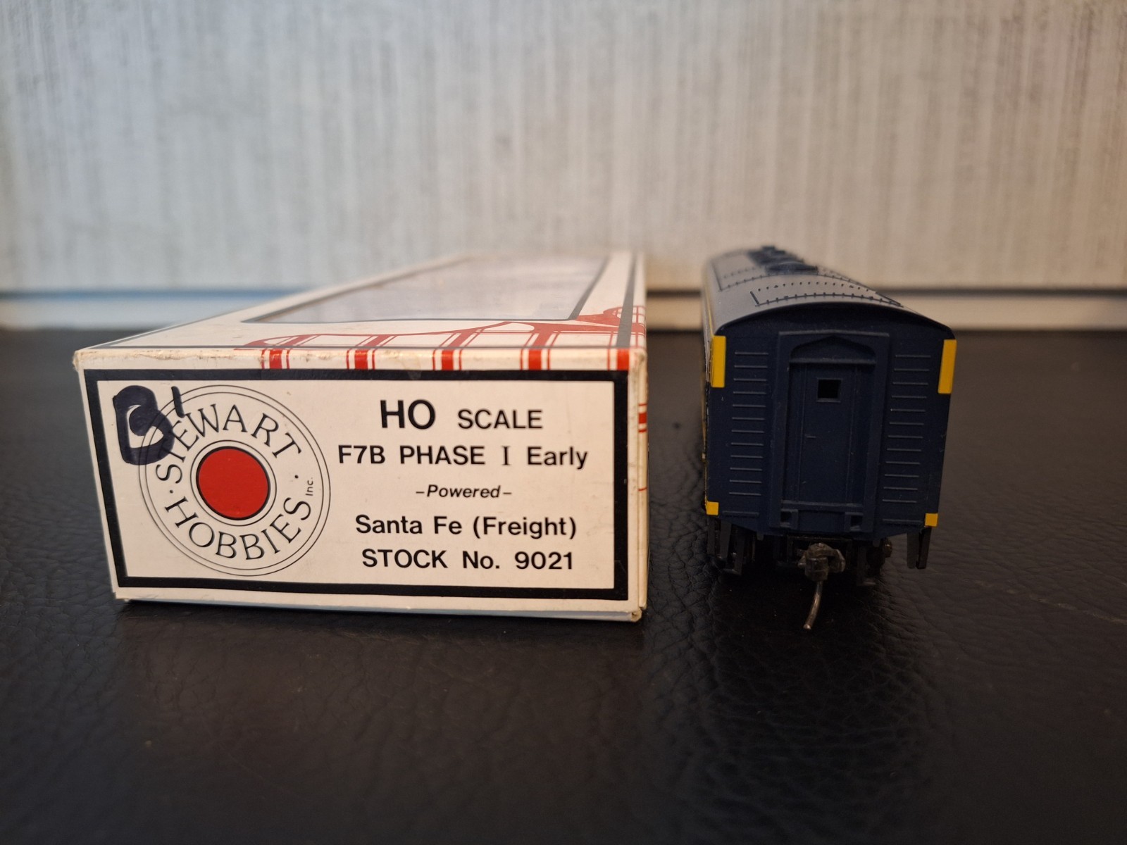 Stewart HO Scale F7B Phase 1 Early Powered Santa Fe (Freight) #9021 (7)