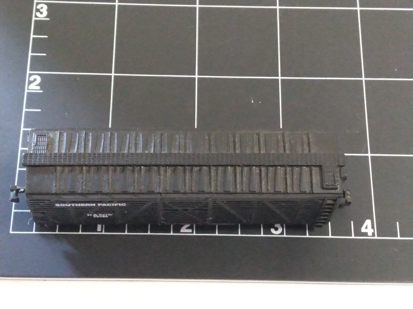 PREOWNED High Speed Metal Products 7 Piece Lot Trains & Cars READ DESCRIPTION