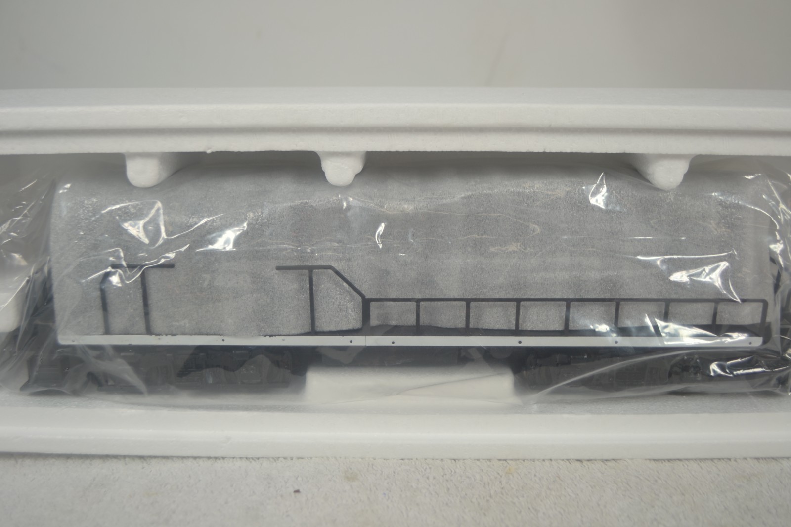 LIONEL 6-18513 NEW YORK CENTRAL GP-7 DIESEL, MINT-BOXED