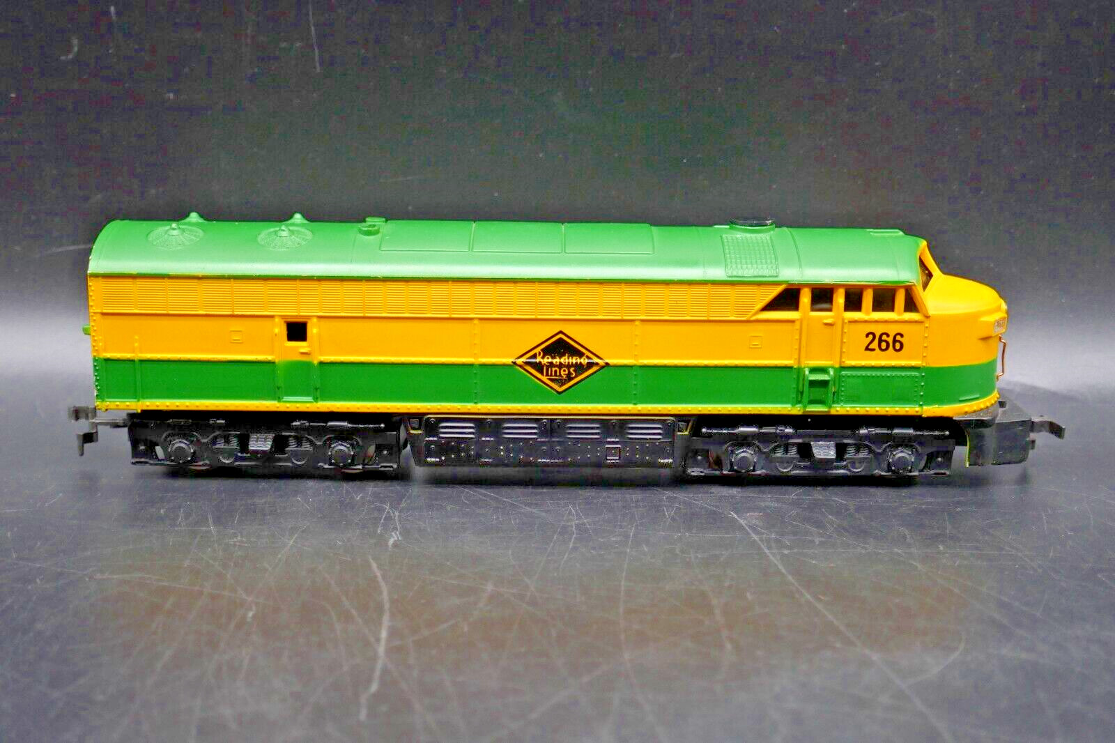 HO AHM Tempo Yugoslavia Reading Lines FM Diesel #266 – Tested & Working