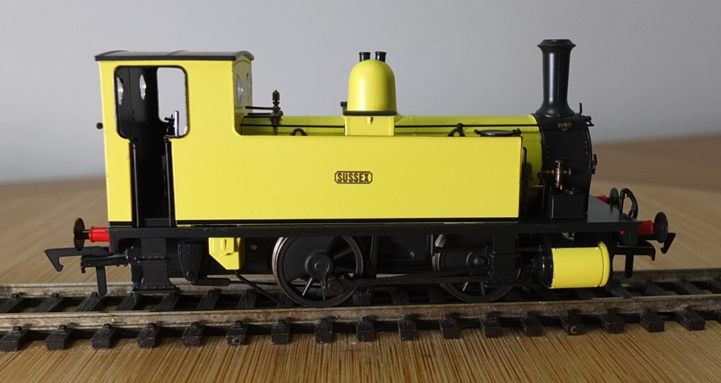 Dapol 4S-018-010 OO gauge LSWR B4 Class steam locomotive – yellow ’Sussex’