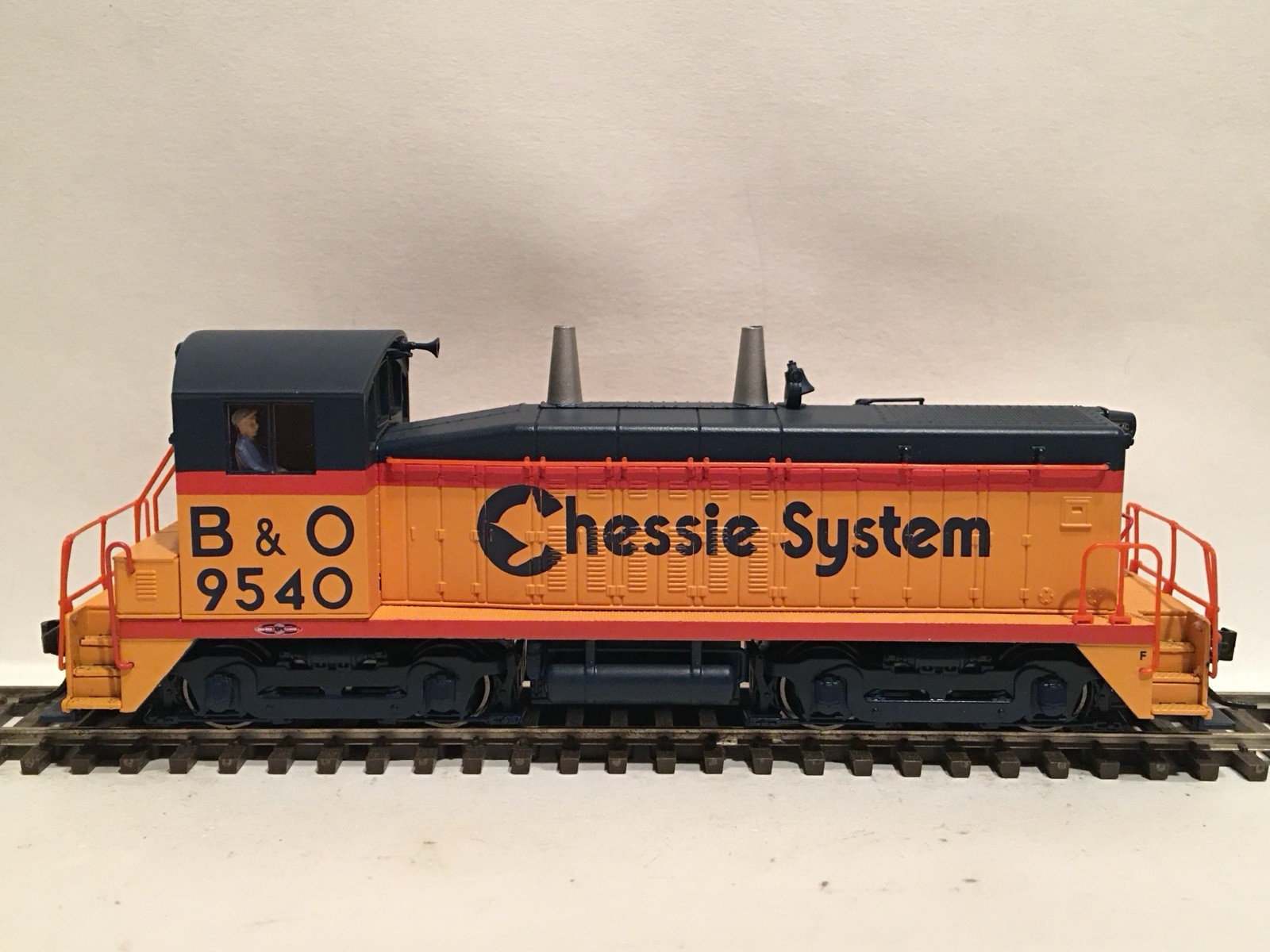 HO Broadway Limited 2107 Chessie EMD NW2 Switcher Locomotive B&O #9540 DCC SOUND