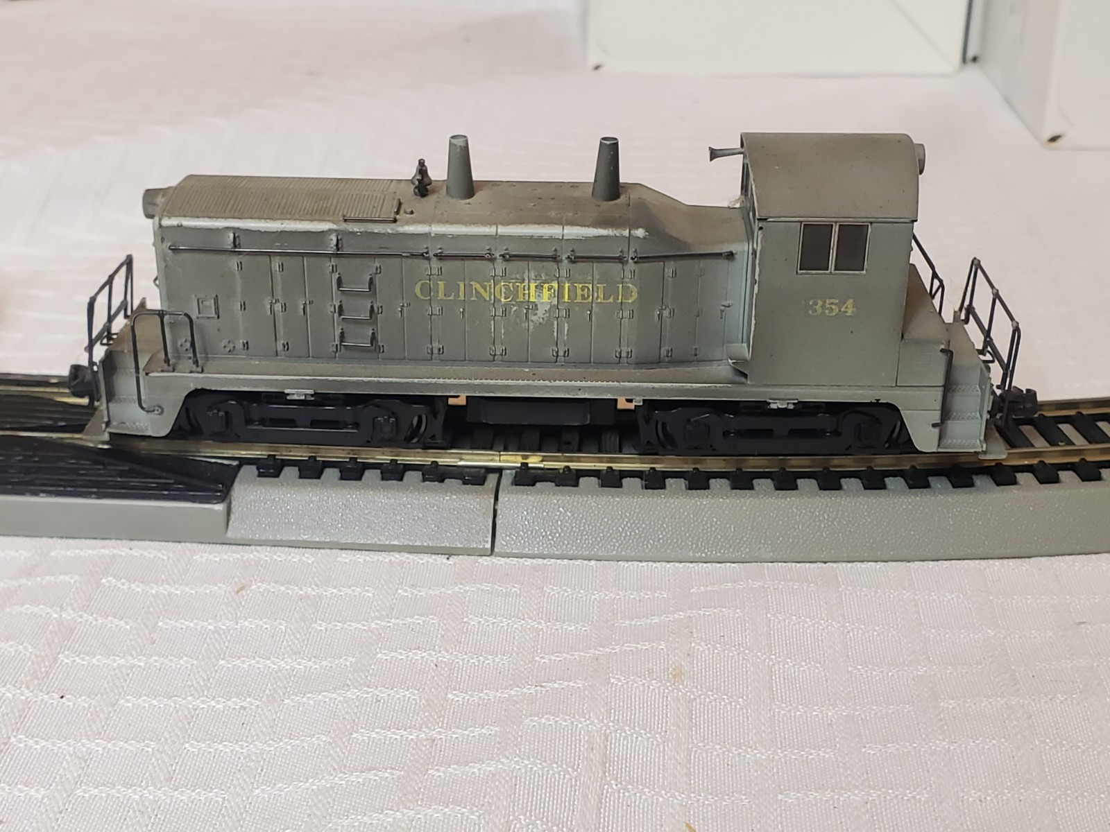 Clinchfield HO Scale SW7 Switcher, Brand Unknown, Runs Great