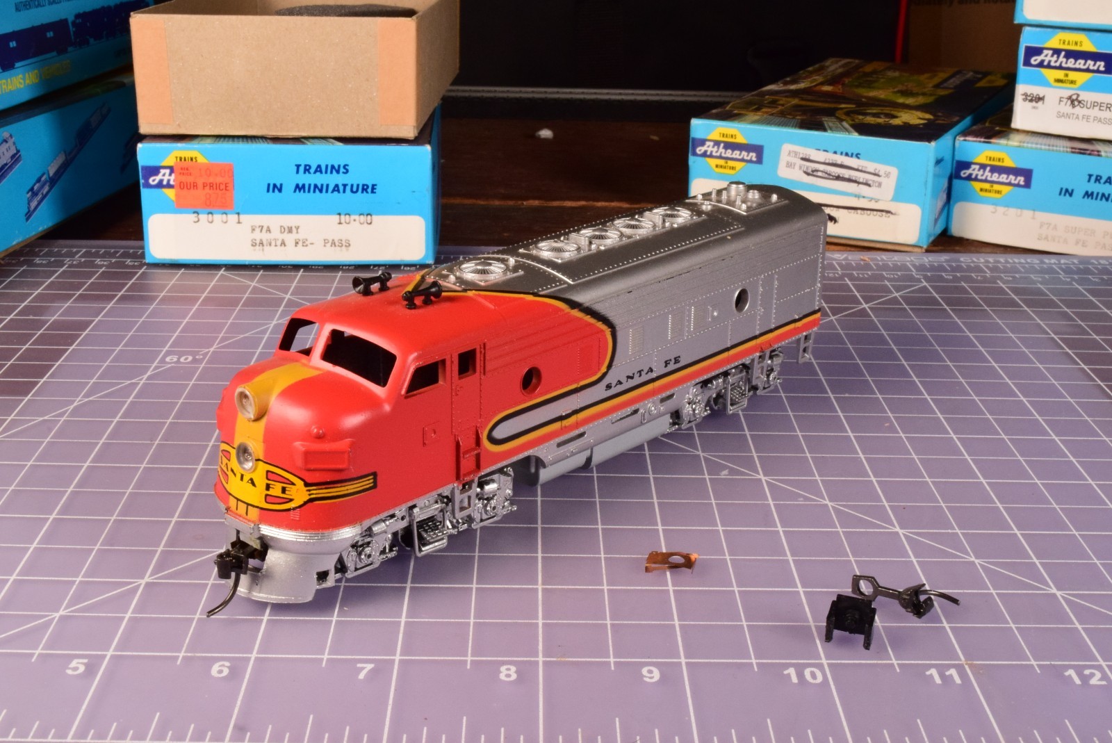 near TrkRdy 16.9 oz Good Working Condition Athearn F7A Super Power Santa Fe 2nd1