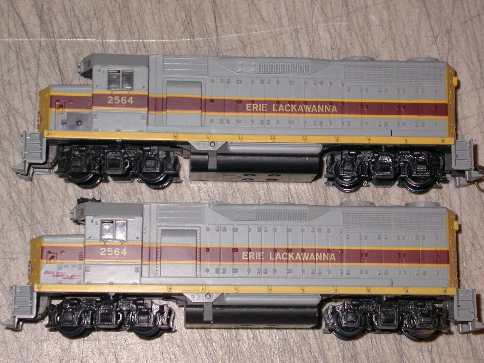 2X HO Scale Athearn Erie Lackawanna GP35 Diesel Engines #2564 DUMMY