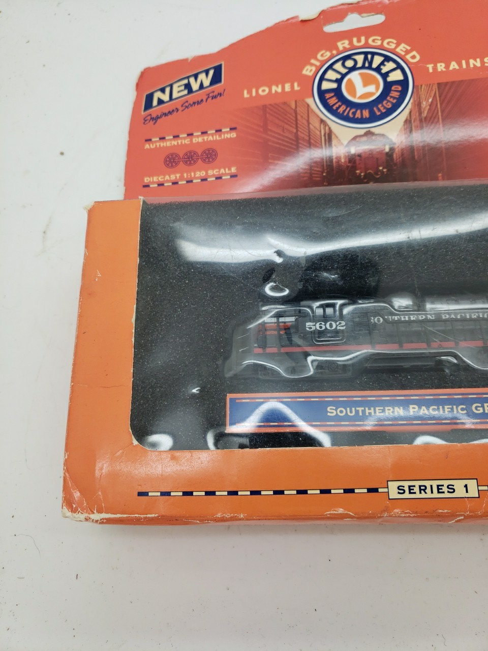 Lionel Big Rugged Trains Southern Pacific GP-9 Series – NEW Rough Box