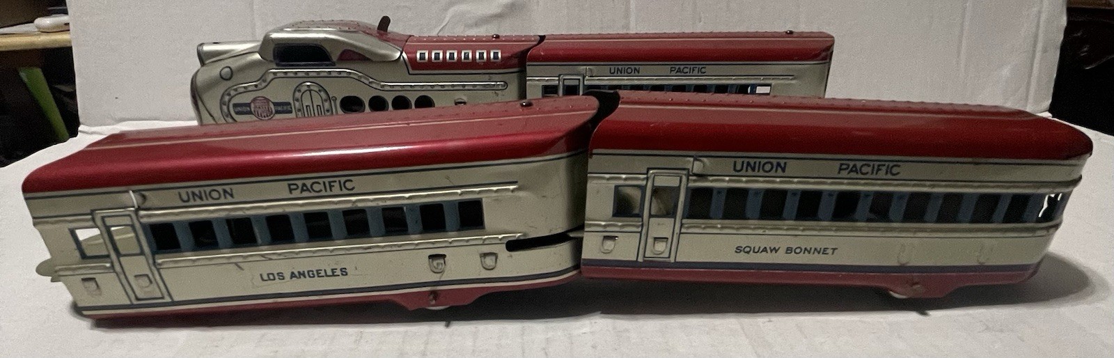 1950-MARX UNION PACIFIC M10005 LITHO TIN TOY TRAIN SET-LOCOMOTVE & 3 CARS