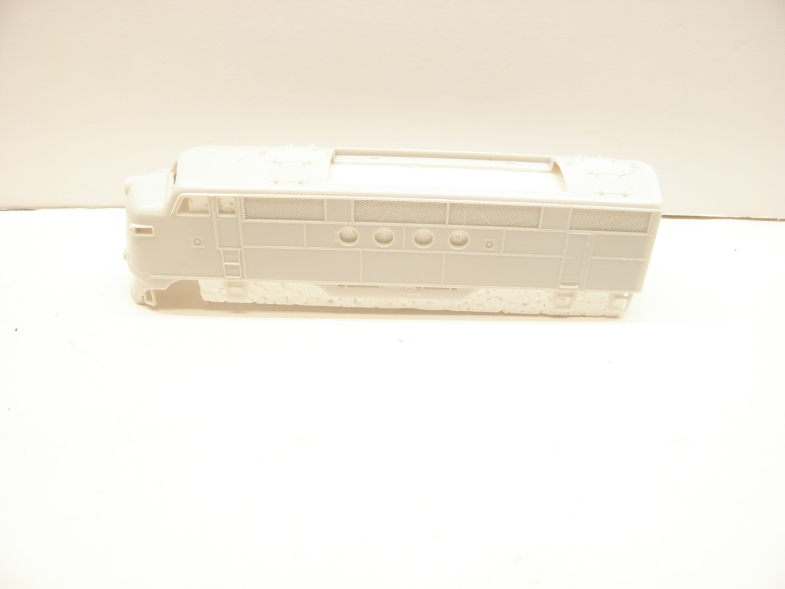 STEWART HOBBIES #5000 FTA LOCOMOTIVE – DCC PLUG – UNDECORATED – HO SCALE