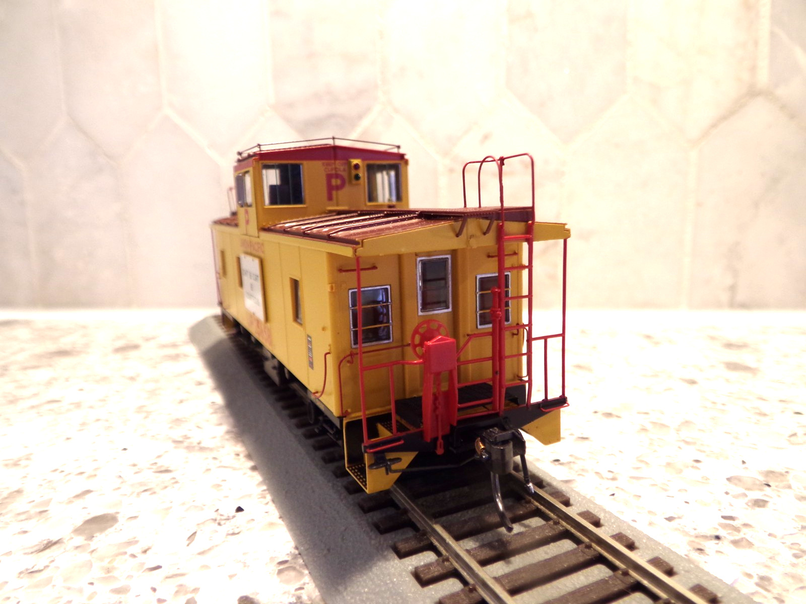 ATHG78551 Athearn Genesis NCE LED UNION PACIFIC CA-9 Caboose #25658 W/LIGHTS