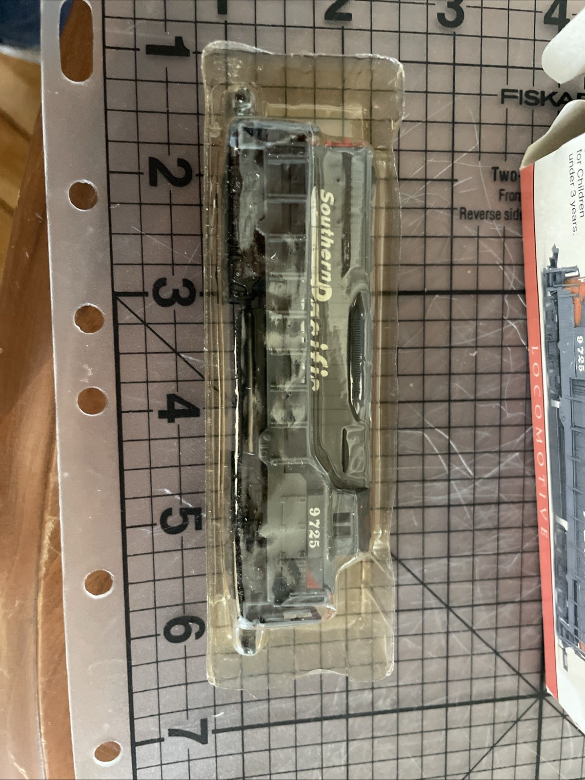 New In Open Box 1 Southern Pacific Locomotive # 9725 Model Train No 418