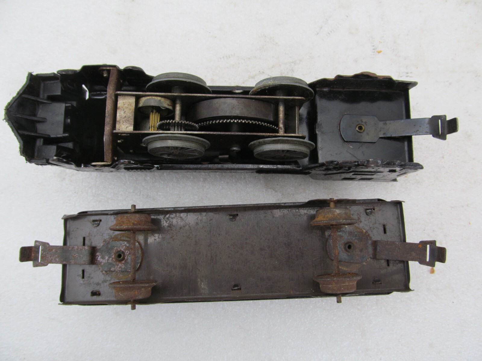 Marx Wind Up Tin Steam Locomotive & Tender Plastic Pilot & Boiler Plate Tested