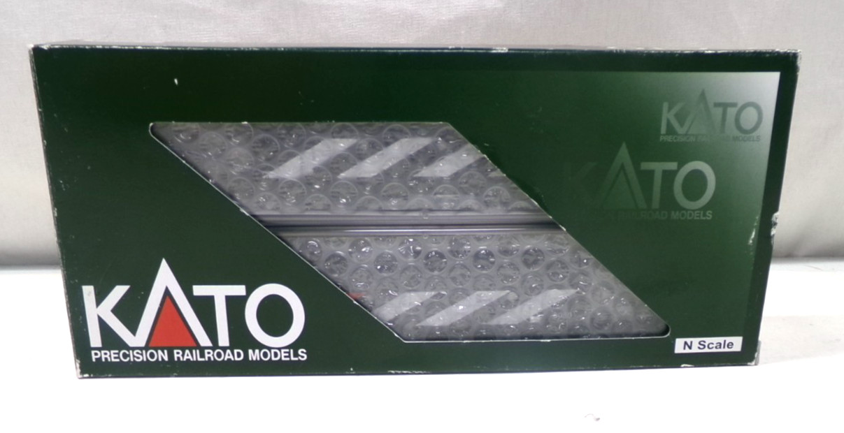 N scale Kato Santa Fe E8/9 diesel engine set in original box (lot N 86)