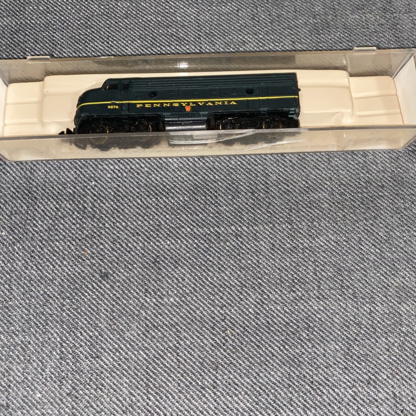 N Scale Life-Like 7751 Pennsylvania F7 Diesel Locomotive 9674