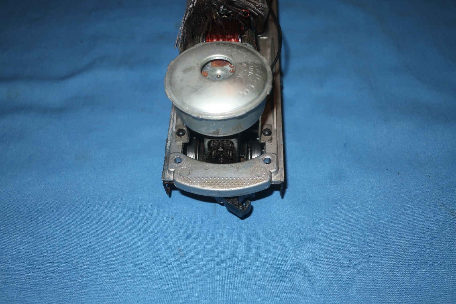 Lionel #2343 Postwar F3 Diesel Locomotive Dual Motor Chassis/Frame. Runs well