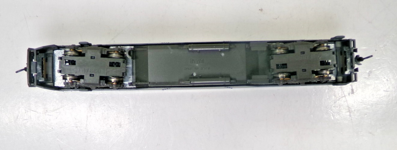 N scale Kato Amtrak P42 diesel engine in OB (lot N49)