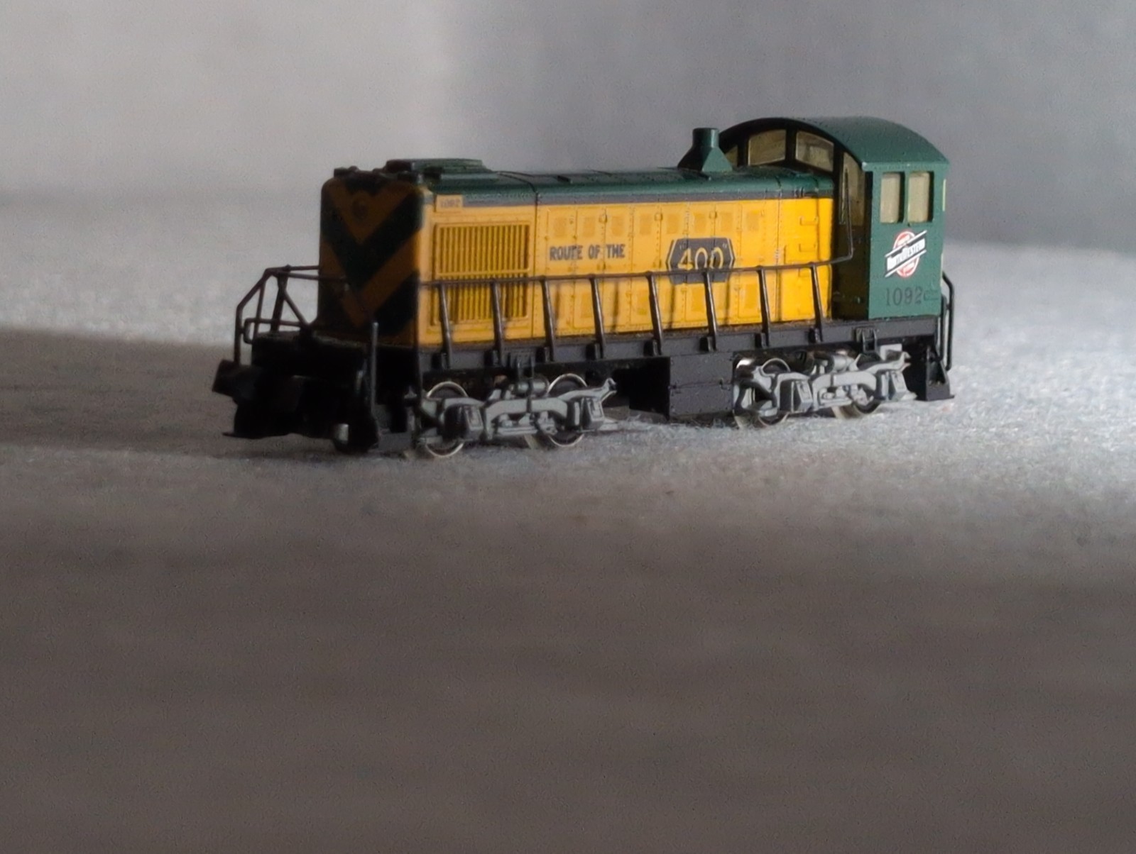 Arnold N Scale Burlington Route “Route of the 400” Switcher #1002 West Germany