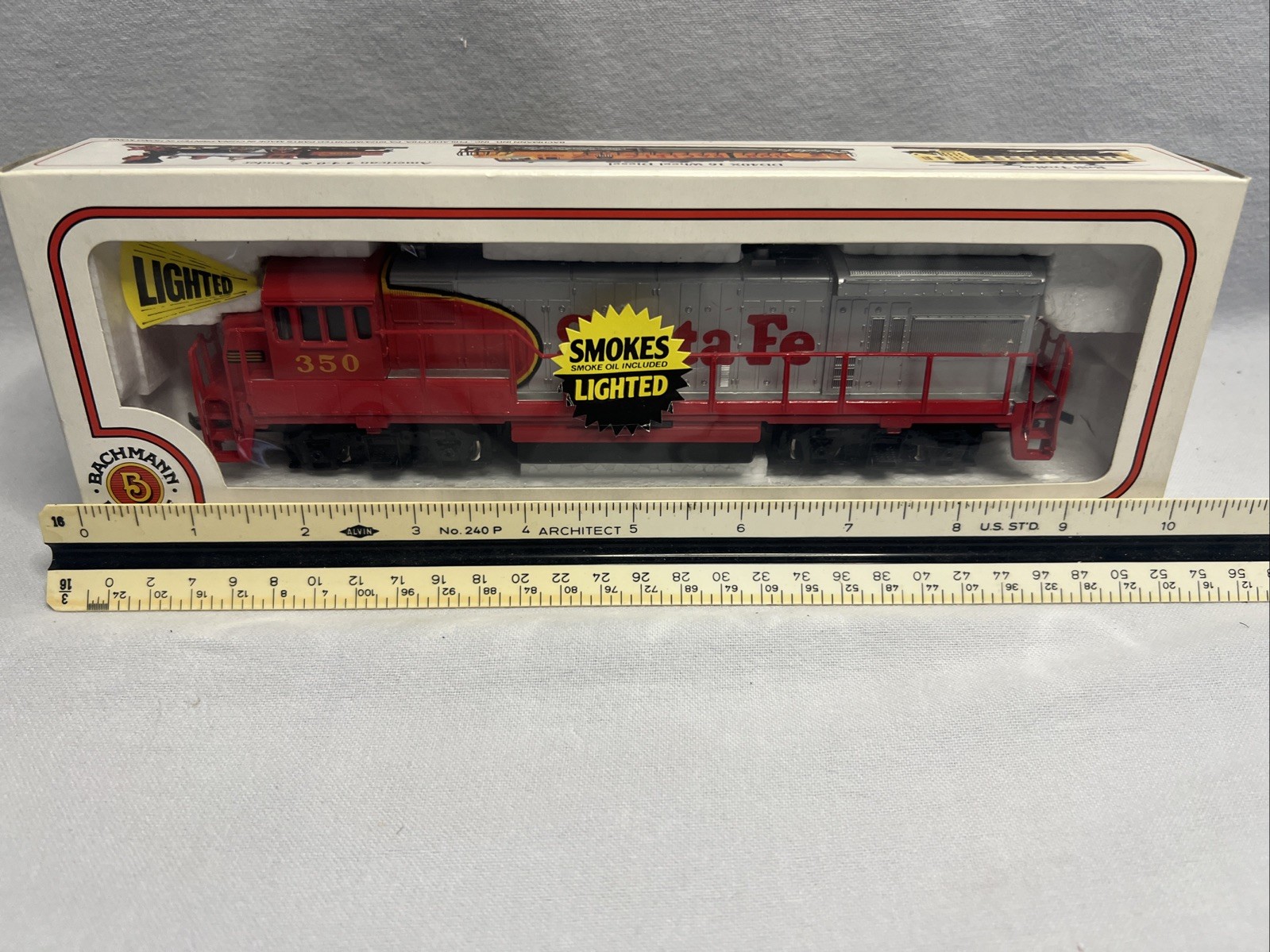 NEW Vintage Bachmann HO Scale Santa Fe GE U36B Diesel Locomotive #350 Lighted