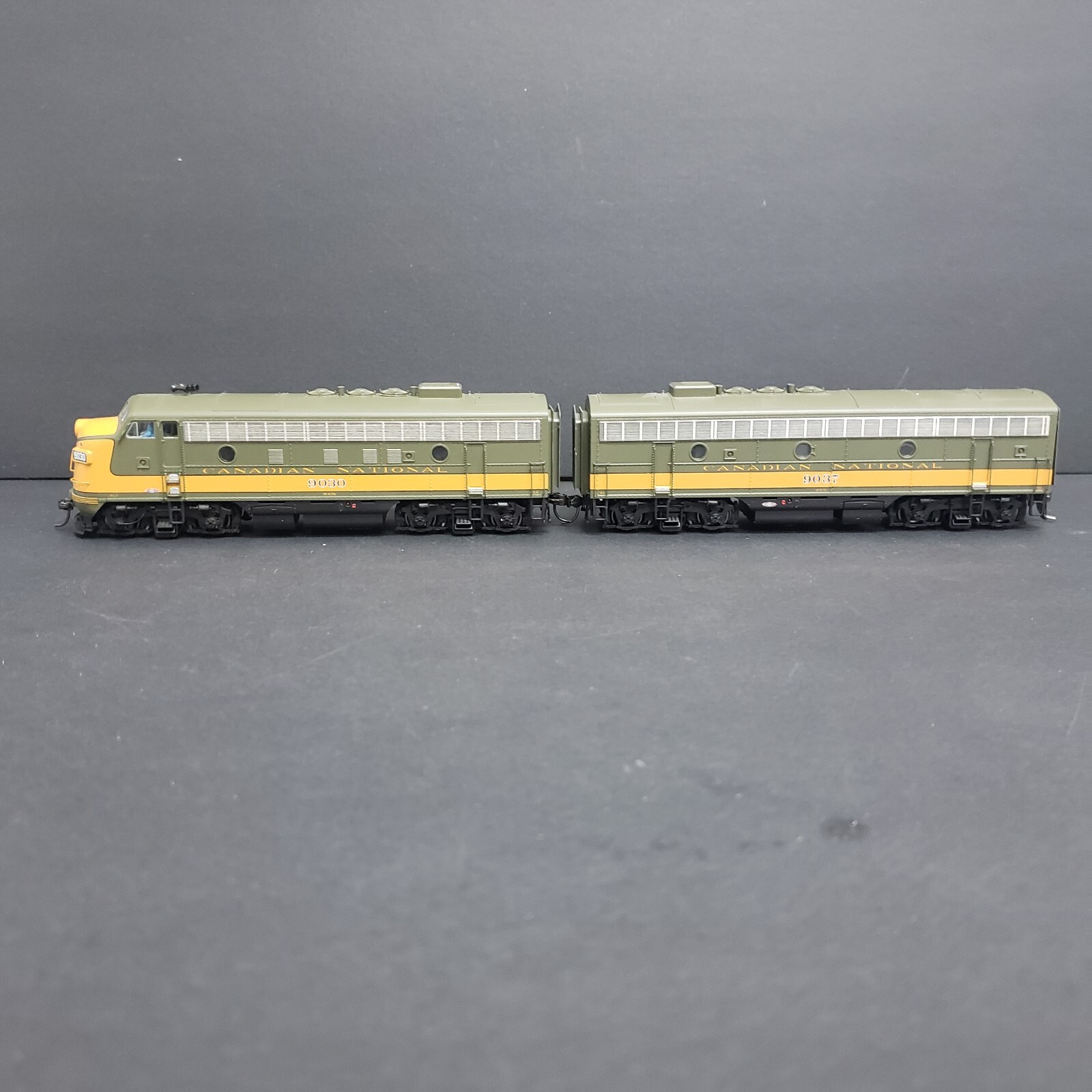 Walthers/Proto 920-40658 CNR F7A+B units #9030 & 9037 C-Liners DCC & QSI sound