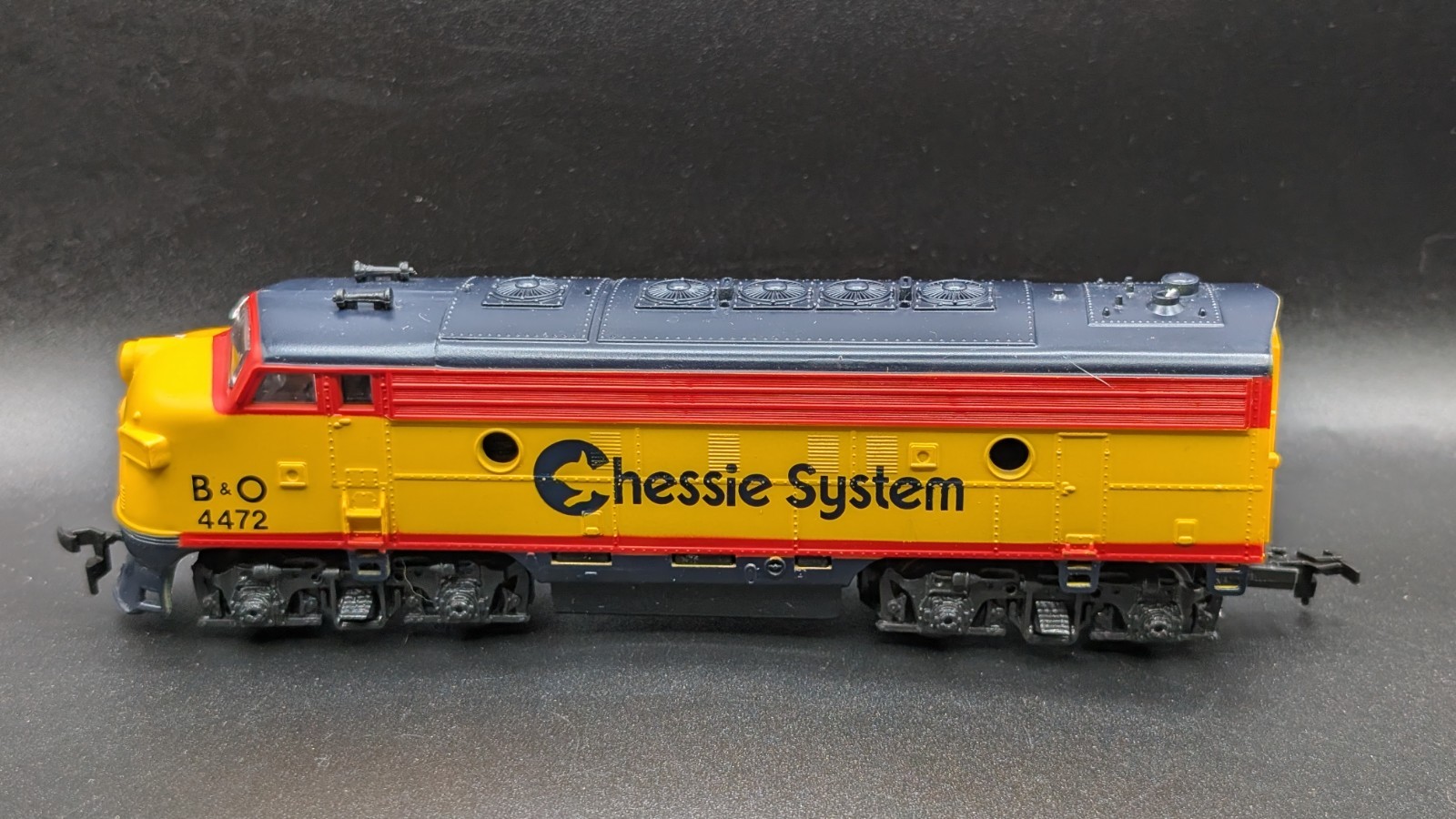 HO Scale Life Like F7-A Chessie System B&O Powered Diesel Locomotive 4472