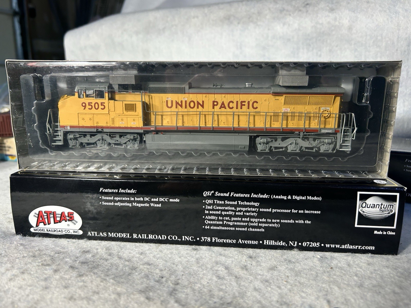 Handsome ATLAS Master Line Union Pacific Dash 8-40CW Diesel Engine DCC/Sound HO