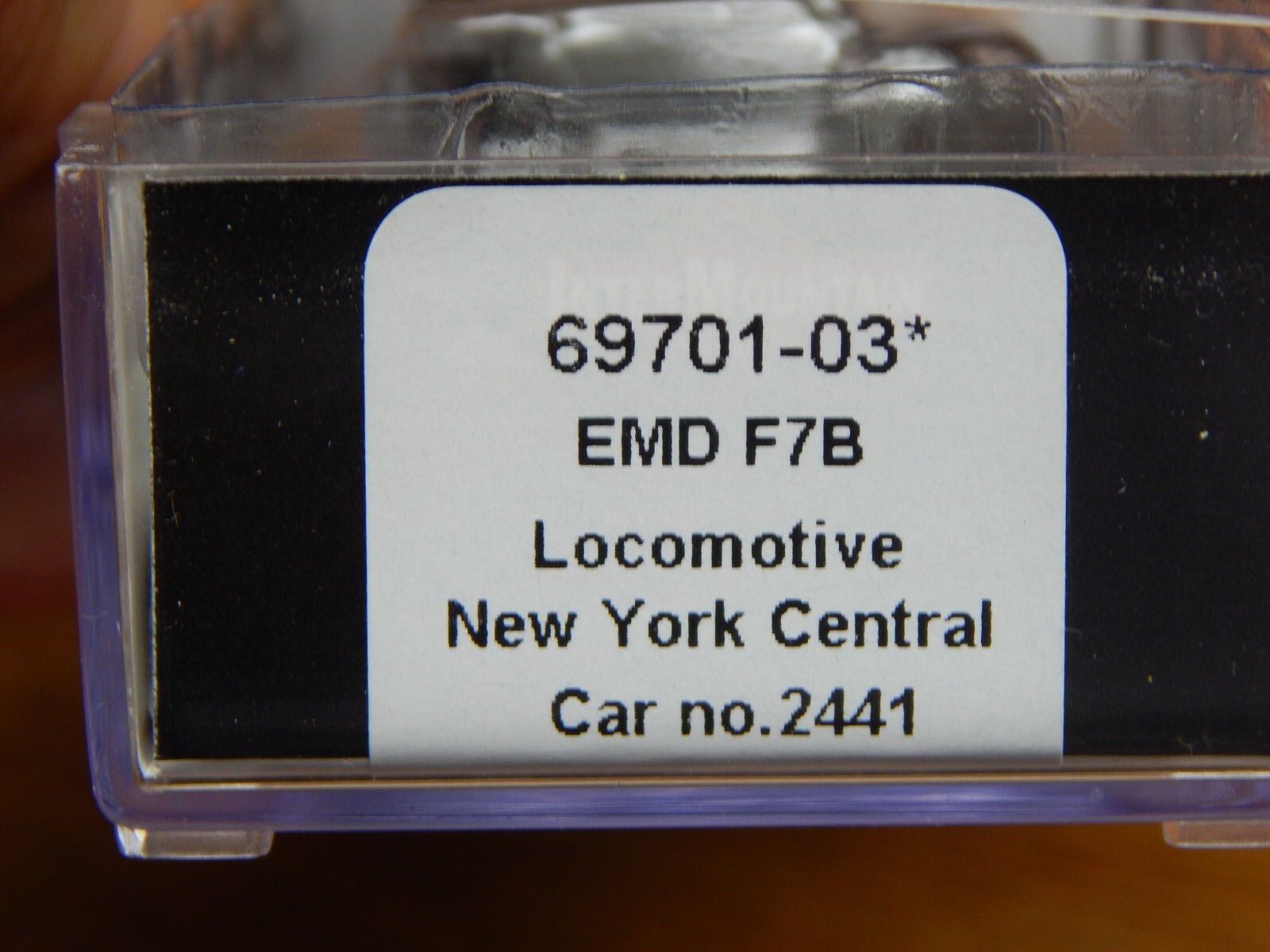 INTERMOUNTAIN 69701-03 NYC EMD F7B POWERED LOCO USED VERY LITTLE W/BOX N SCALE