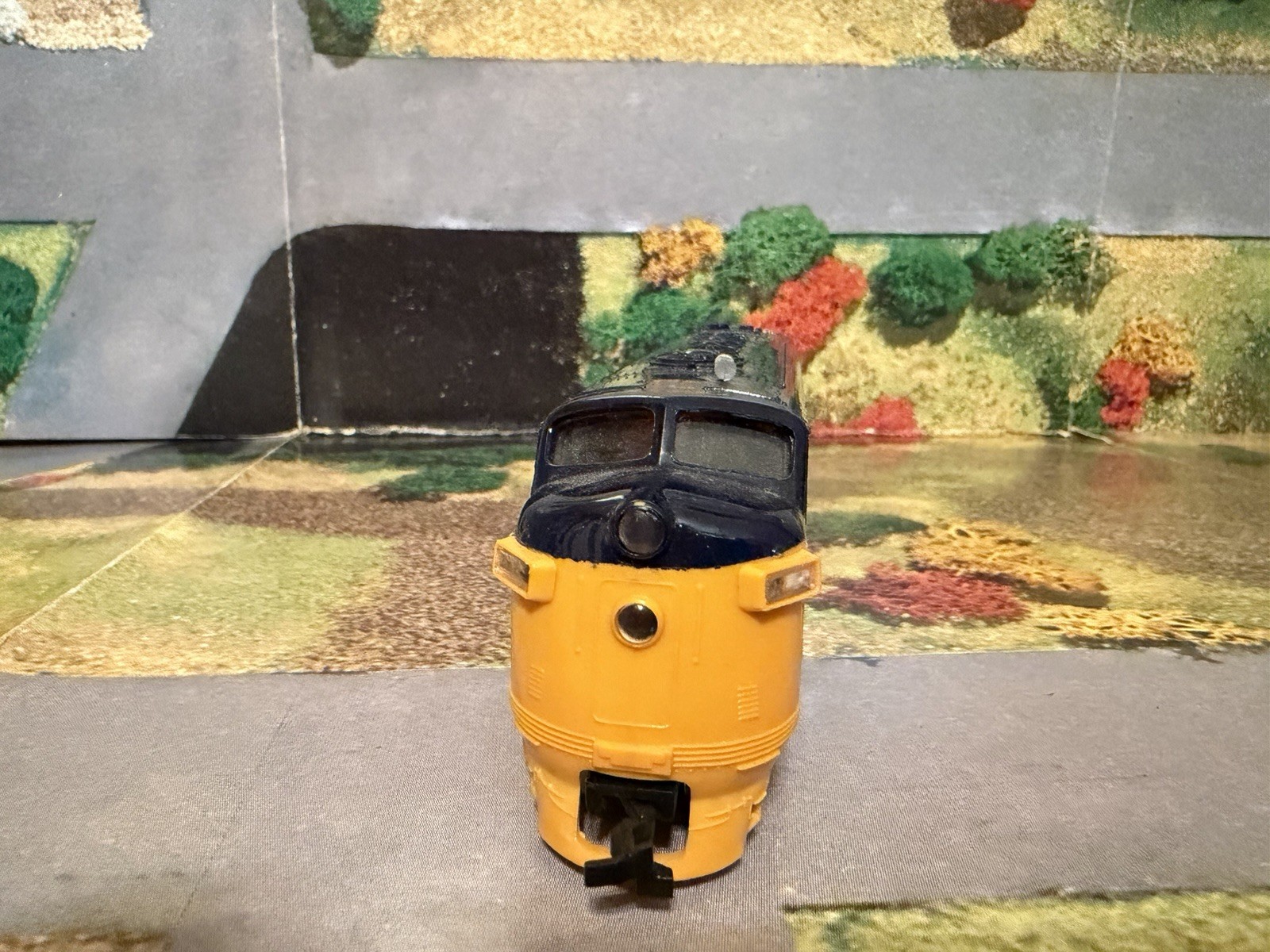 HO Scale Chessie System C&O 7071 Diesel Locomotive Tested Runs Vintage