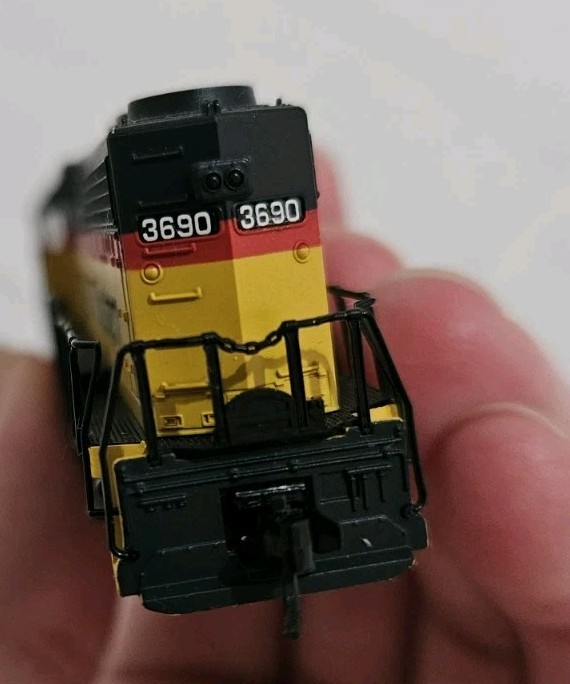 ATLAS N SCALE CHESSIE SYSTEM B&O GP-40 DIESEL LOCOMOTIVE MIB 48505 # 3690