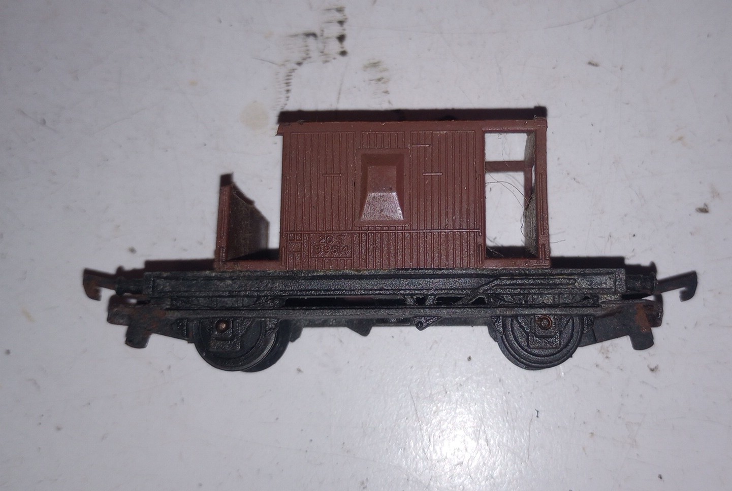 Tri-ang TT Gauge Jinty 0-6-0 Steam Locomotive 47607 W/ Caboose