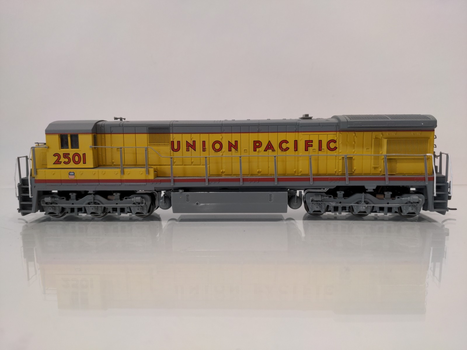 HO Atlas 8618 Union Pacific GE C30-7 Diesel Engine Locomotive 2515