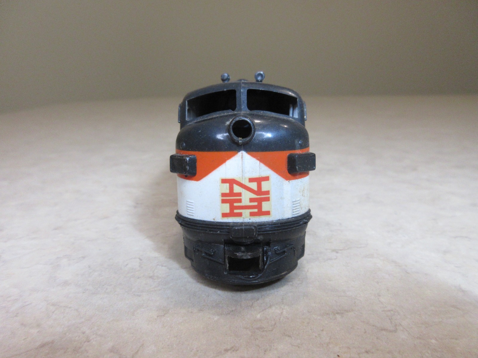 Revell F7 Diesel Locomotive. New Haven. Motor & Light Work! For Parts Or Repair